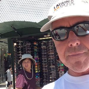 Meet your Posher, Ray